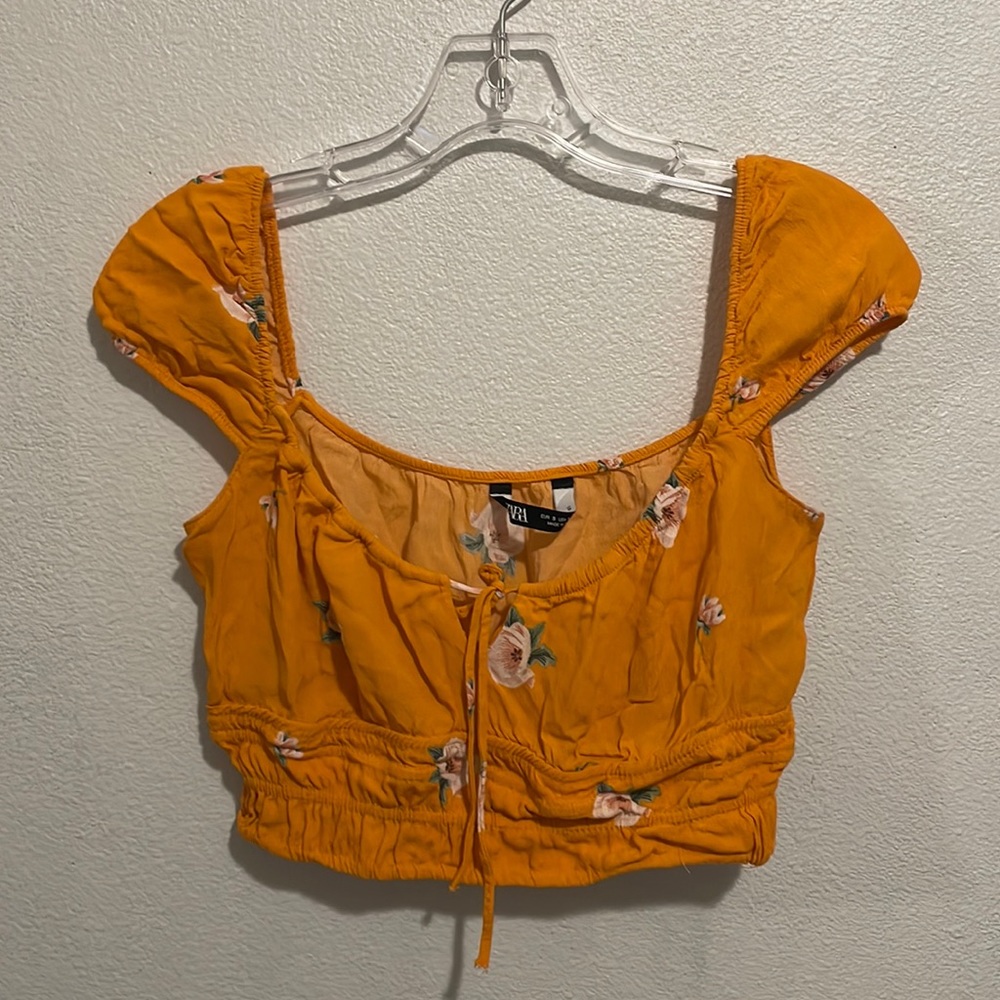 Zara Crop Top in Size US Small 🧡